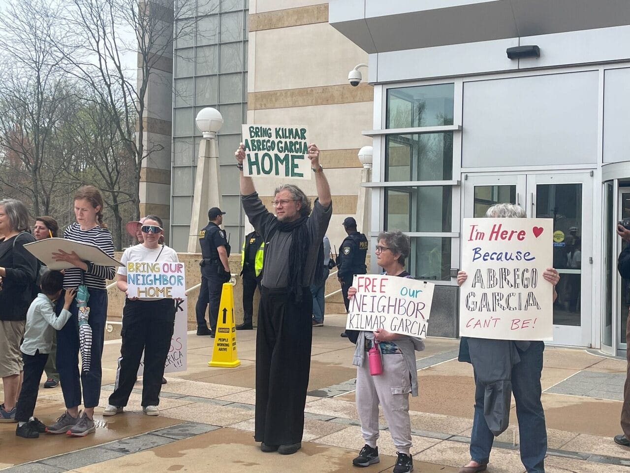 protest outside courtroom for maryland man Judge paula xinis court. Protest outside court for man accidentally deported to el salvador