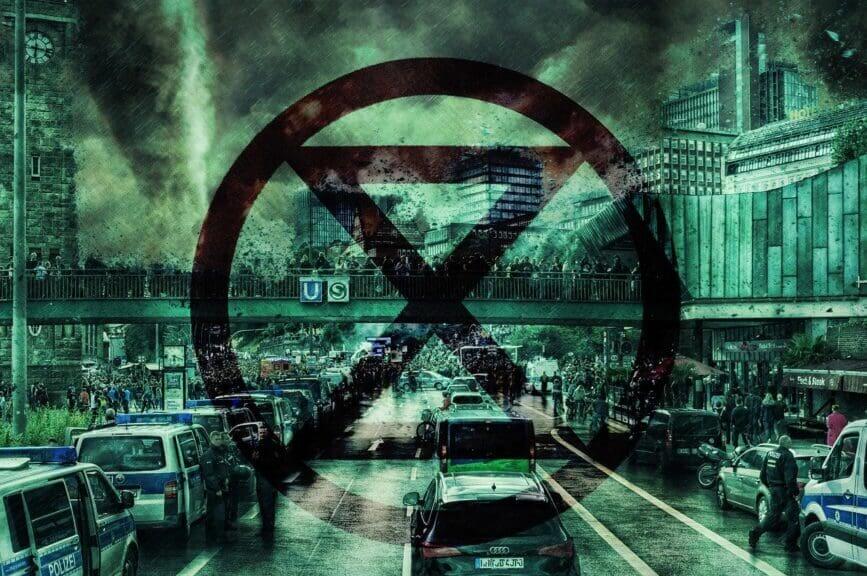 fossil fuel pollution Climate change denialism dirty, grungy, smog-filled city with 2 lanes of traffic. A visual of how fossil fuels worsen climate change.